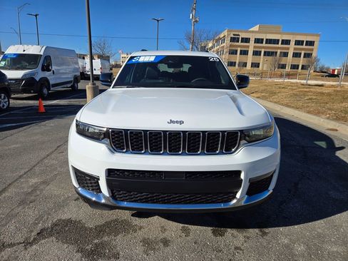 Used 2025 Jeep Grand Cherokee L Limited image 10