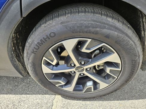 Used 2025 Kia Sportage EX w/ Premium Package FWD image 11
