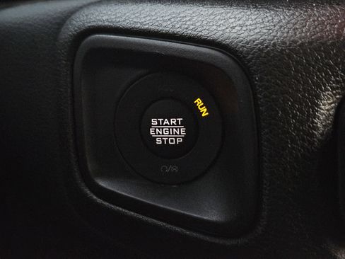 Used 2024 Jeep Gladiator Sport image 22