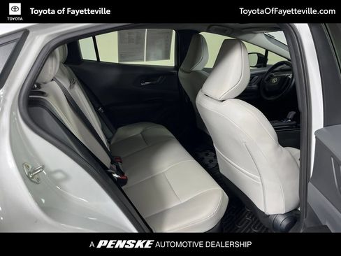 Used 2024 Toyota Prius XLE FWD image 12