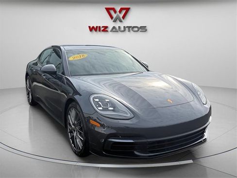 Used 2018 Porsche Panamera 4 image 4
