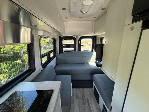 Used 2022 Mercedes-Benz Sprinter 3500 image 11