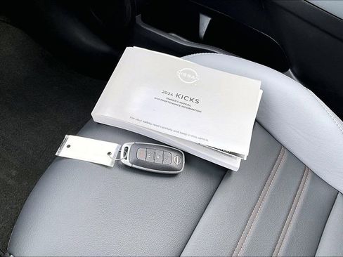 Used 2024 Nissan Kicks SR w/ SR Premium Package FWD image 10