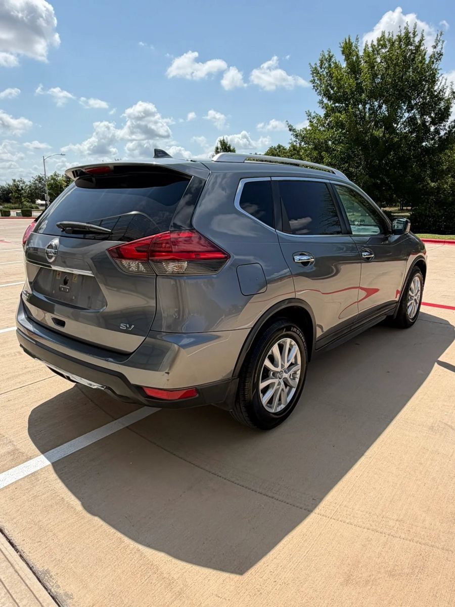 Used 2017 Nissan Rogue SV w/ SV Premium Package FWD image 5