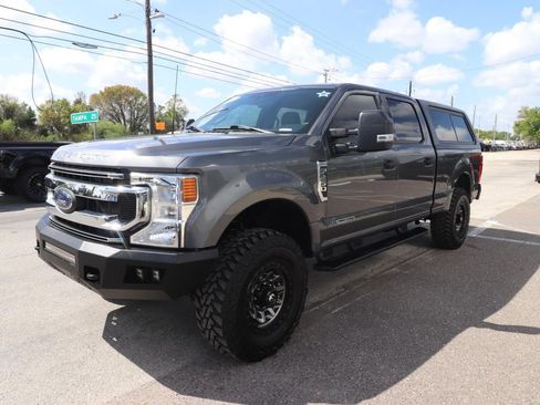 Used 2022 Ford F250 XLT w/ FX4 Off-Road Package image 5