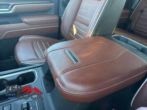 Used 2025 GMC Sierra 3500 Denali Ultimate AWD/4WD image 26