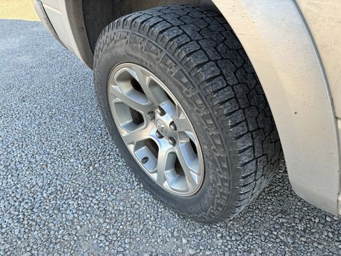 Used 2016 RAM 1500 Laramie w/ Convenience Group image 19