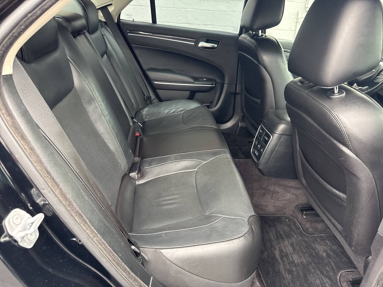 Used 2017 Chrysler 300 C w/ Safetytec Plus Group AWD/4WD image 19