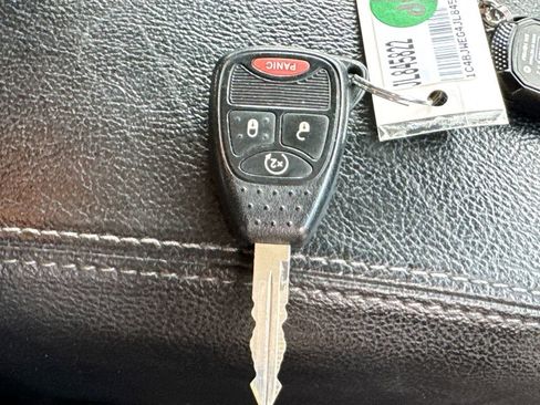Used 2018 Jeep Wrangler Unlimited Sahara w/ Dual Top Group AWD/4WD image 30
