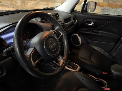 Used 2016 Jeep Renegade Limited AWD/4WD image 10