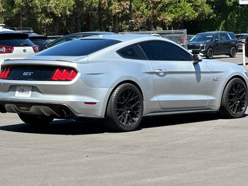 Used 2016 Ford Mustang GT Premium RWD image 4