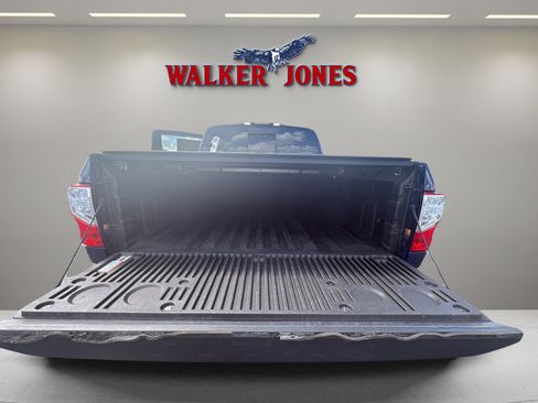 Used 2024 Nissan Titan SV w/ SV Convenience Package image 26