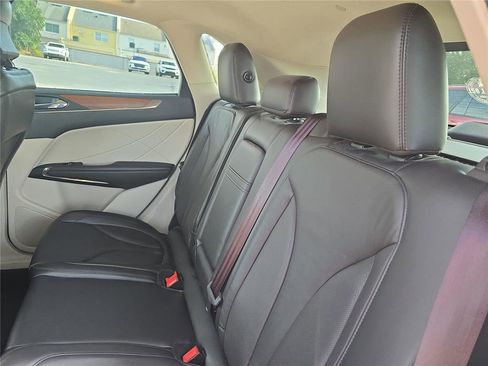 Used 2017 Lincoln MKC Select w/ Select Plus Package FWD image 8