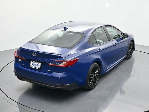 Used 2025 Toyota Camry SE image 32