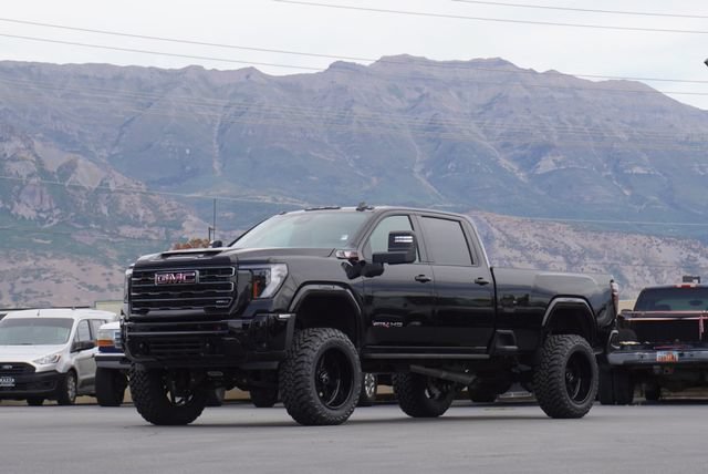 Used 2025 GMC Sierra 3500 AT4 w/ AT4 Premium Plus Package AWD/4WD image 3