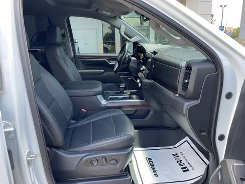 Used 2023 GMC Sierra 1500 SLT w/ SLT Convenience Package AWD/4WD image 41