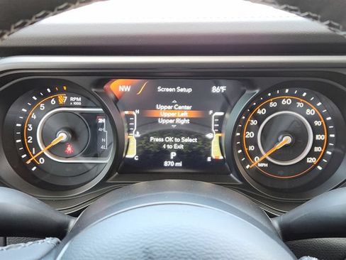 Used 2025 Jeep Gladiator Rubicon w/ Convenience Group AWD/4WD image 16