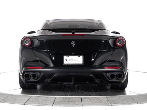 Used 2019 Ferrari Portofino RWD image 8
