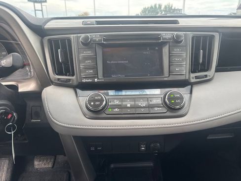 Used 2014 Toyota RAV4 XLE AWD/4WD image 18