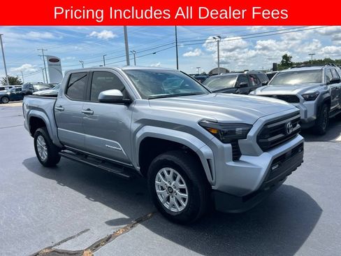 Used 2025 Toyota Tacoma SR5 RWD image 19