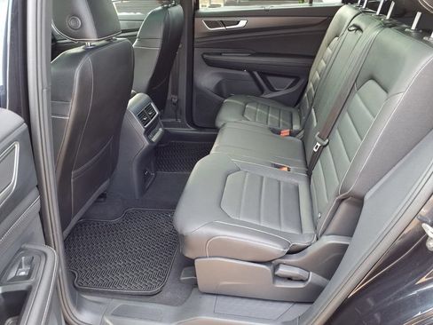 Used 2025 Volkswagen Atlas Cross Sport SEL R-Line AWD/4WD image 25