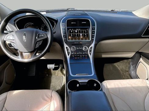 Used 2017 Lincoln MKX Reserve w/ Driver Assistance Package FWD image 20