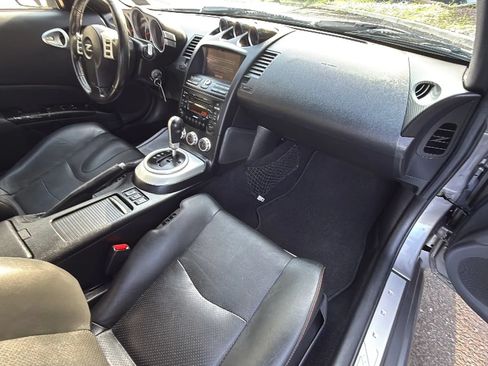 Used 2007 Nissan 350Z Touring RWD image 20