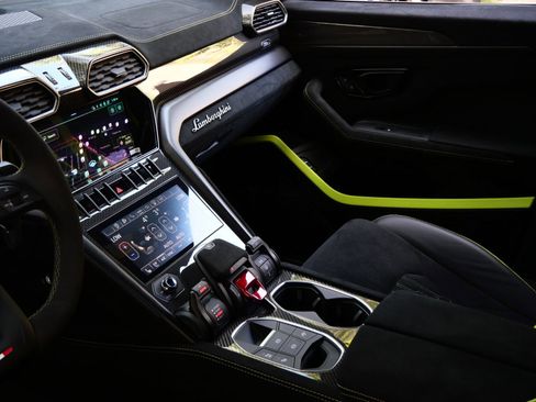 Used 2024 Lamborghini Urus Performante image 25