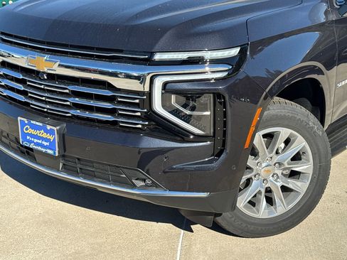New 2026 Chevrolet Suburban Premier image 3