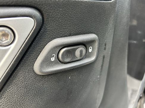 Used 2017 Jeep Wrangler Unlimited Sahara image 13