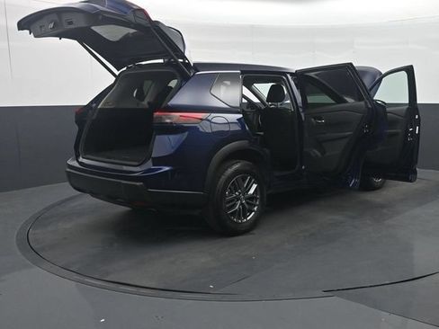 Used 2026 Nissan Rogue SV FWD image 36