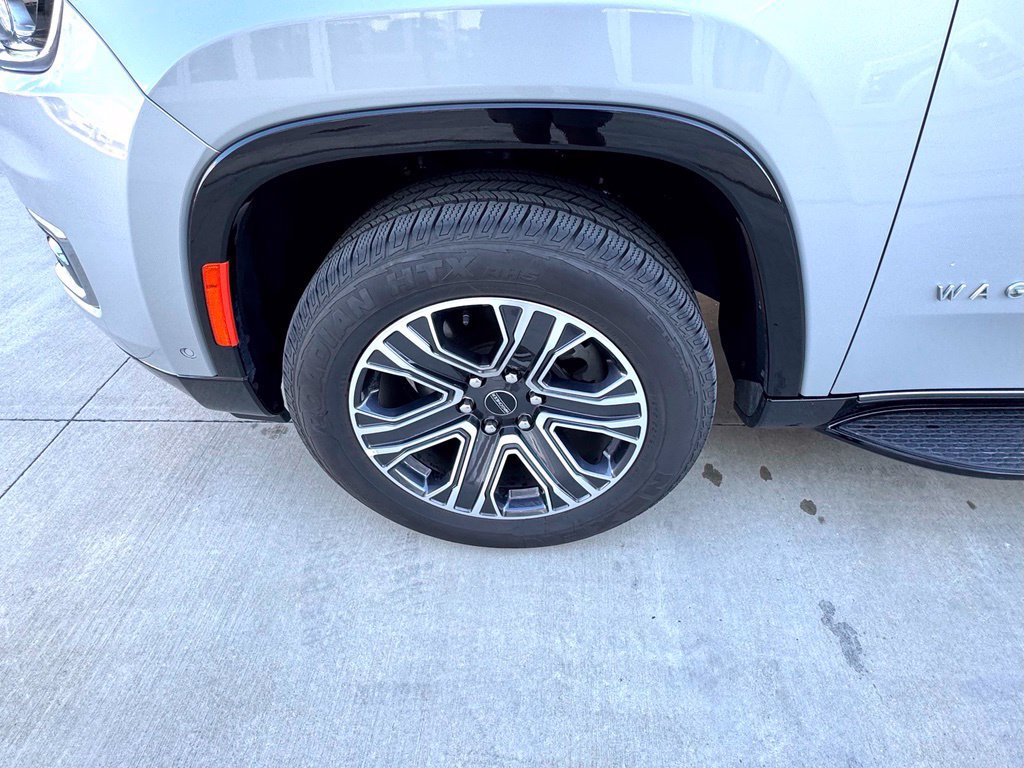 Used 2025 Jeep Wagoneer Series II AWD/4WD image 10