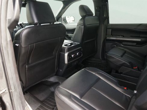 Used 2021 Ford Expedition XLT RWD image 12