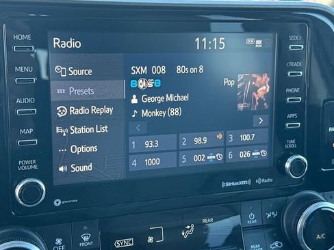 Certified 2021 Toyota Highlander XLE image 28