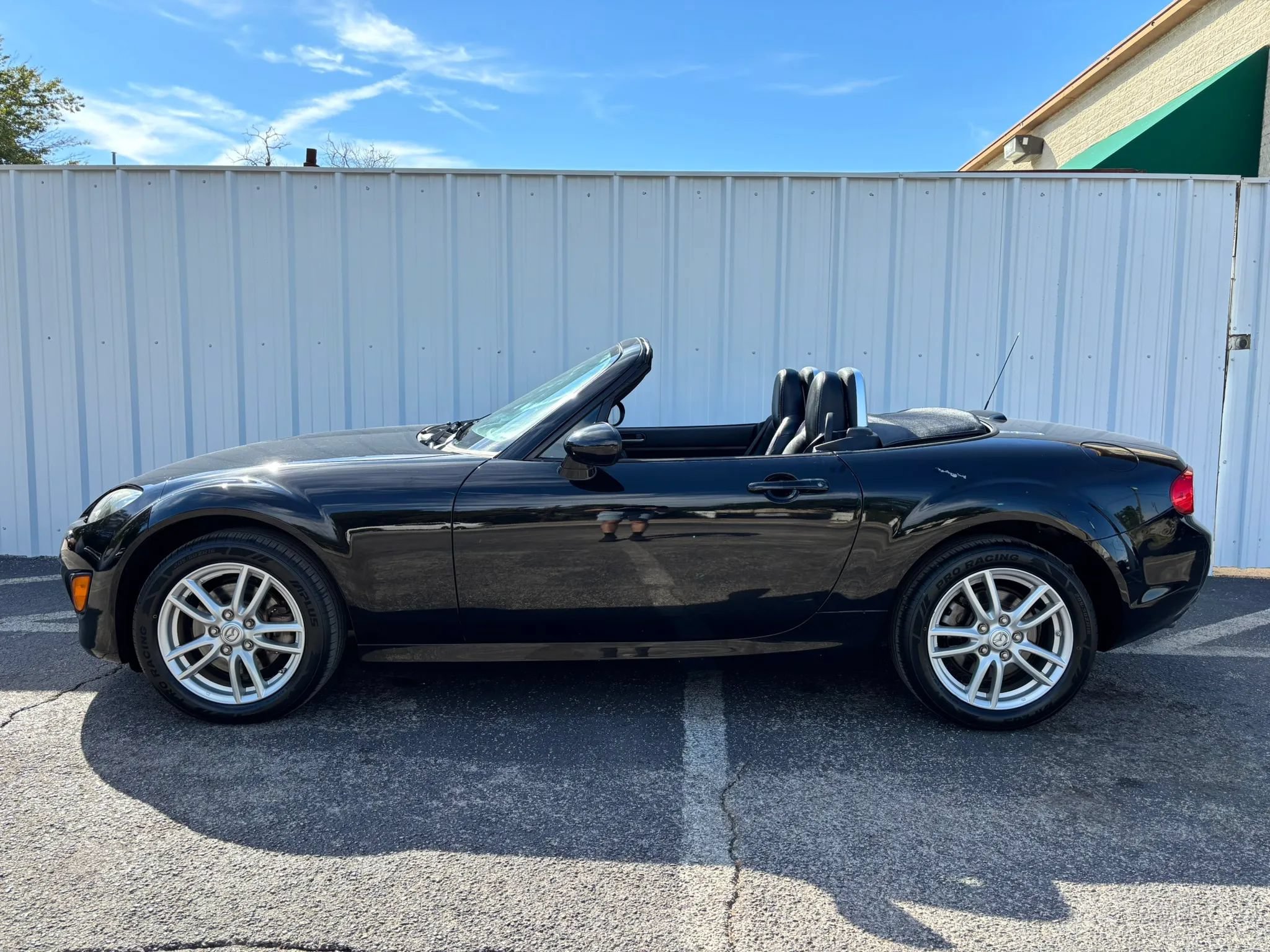 Used 2012 MAZDA MX-5 Miata Sport RWD image 2