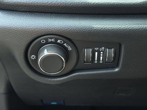 New 2027 Chrysler Pacifica Select FWD image 27