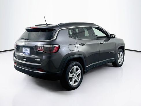 Used 2023 Jeep Compass Latitude w/ Convenience Group AWD/4WD image 5
