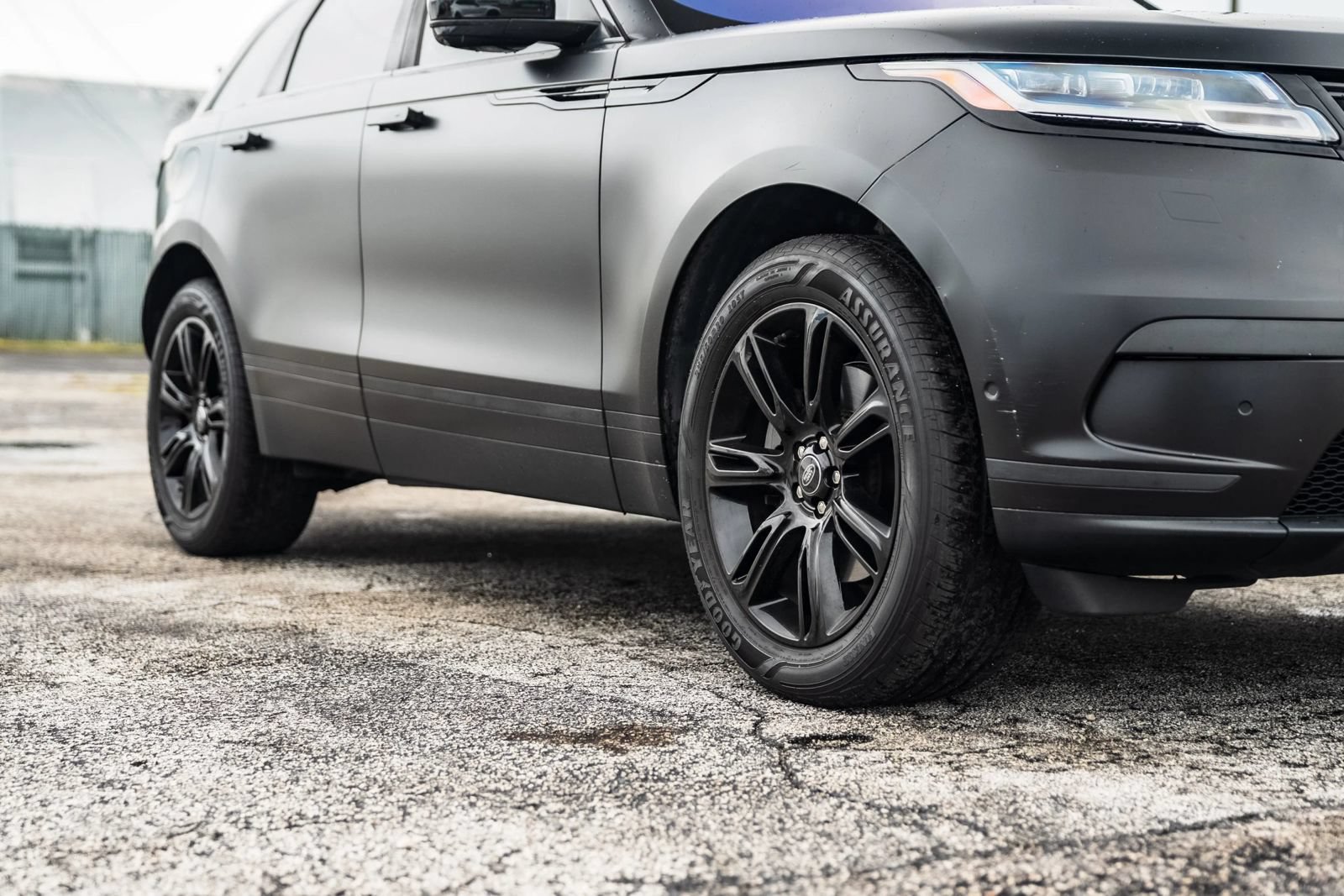 Used 2021 Land Rover Range Rover Velar S AWD/4WD image 4