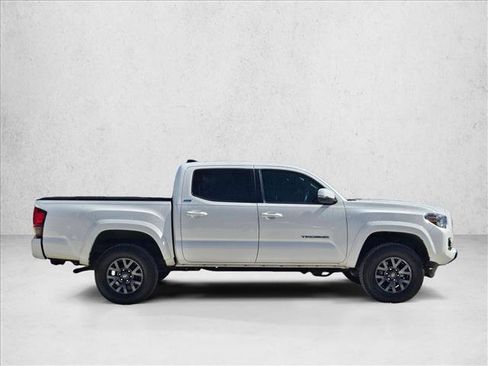 Used 2023 Toyota Tacoma SR5 w/ Technology Package AWD/4WD image 4