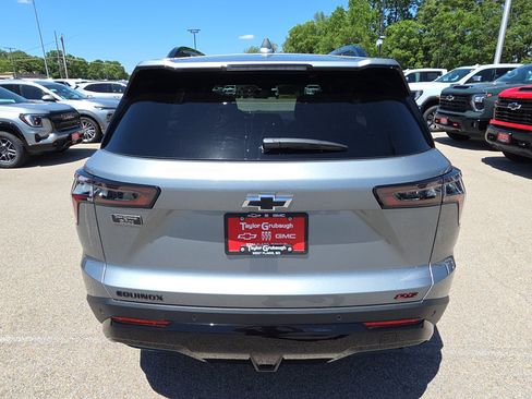 New 2026 Chevrolet Equinox RS w/ Convenience Package III FWD image 7