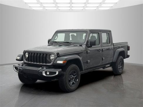 Used 2024 Jeep Gladiator Sport image 4