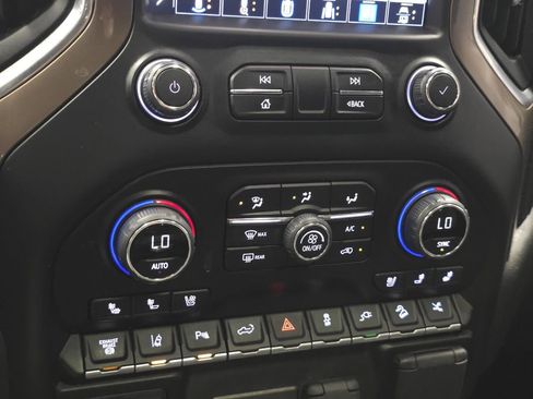 Used 2022 Chevrolet Silverado 2500 High Country w/ Z71 Off-Road Package image 40