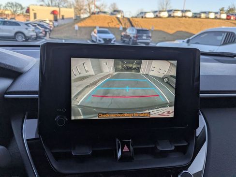 Used 2025 Toyota Corolla Cross LE image 19