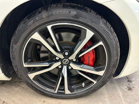 Used 2018 Nissan 370Z Touring Sport RWD image 42