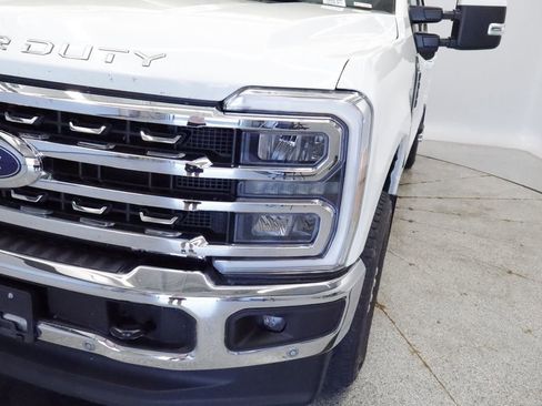 Used 2023 Ford F350 Lariat w/ Lariat Ultimate Package AWD/4WD image 13