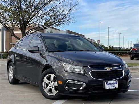 Used 2015 Chevrolet Cruze LT image 2