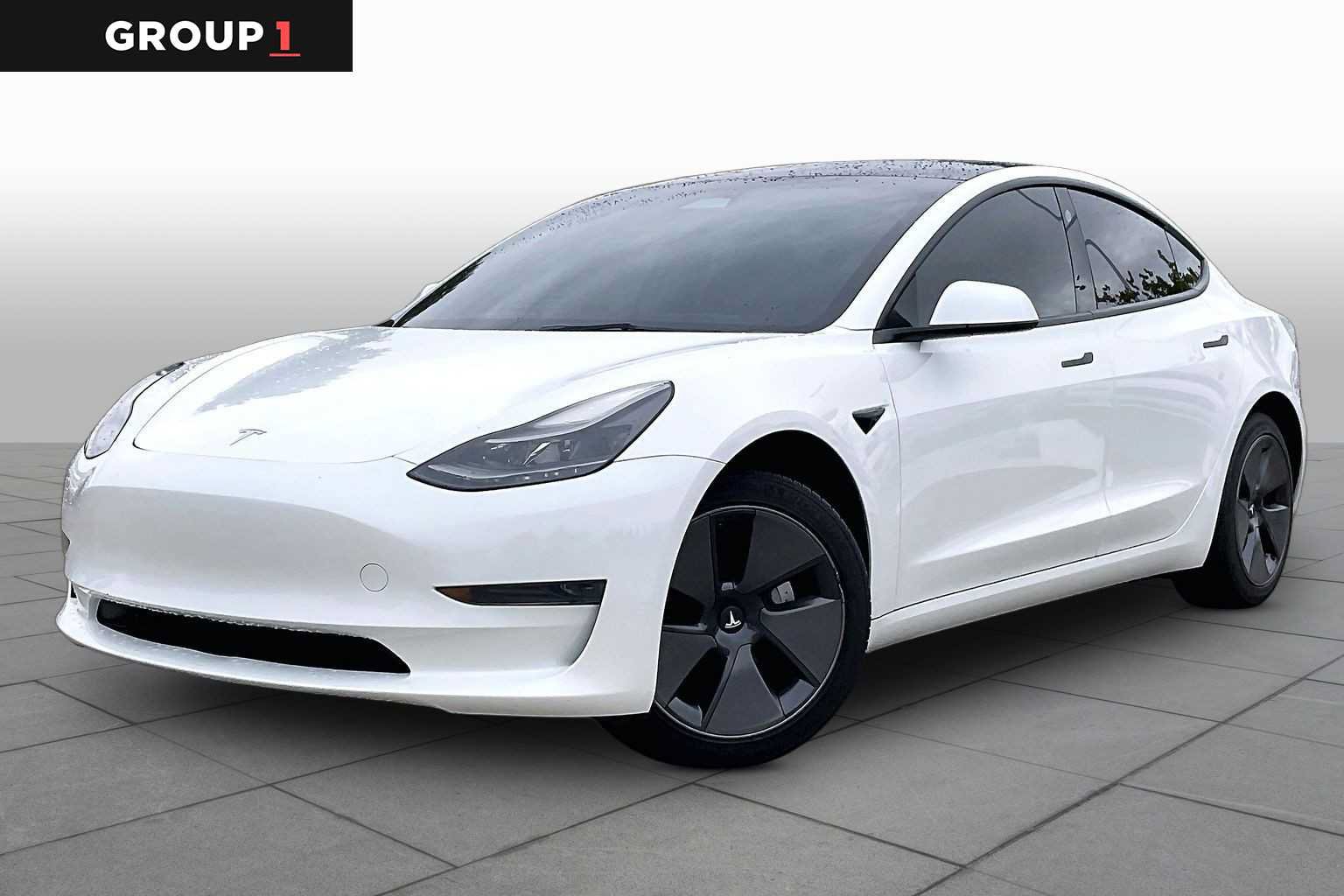 Used 2023 Tesla Model 3 Standard Range RWD image 1