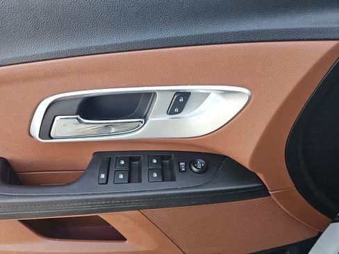 Used 2017 Chevrolet Equinox Premier w/ Enhanced Convenience Package image 18