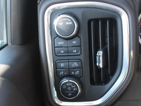 Used 2022 Chevrolet Silverado 2500 LTZ w/ LTZ Premium Package image 32