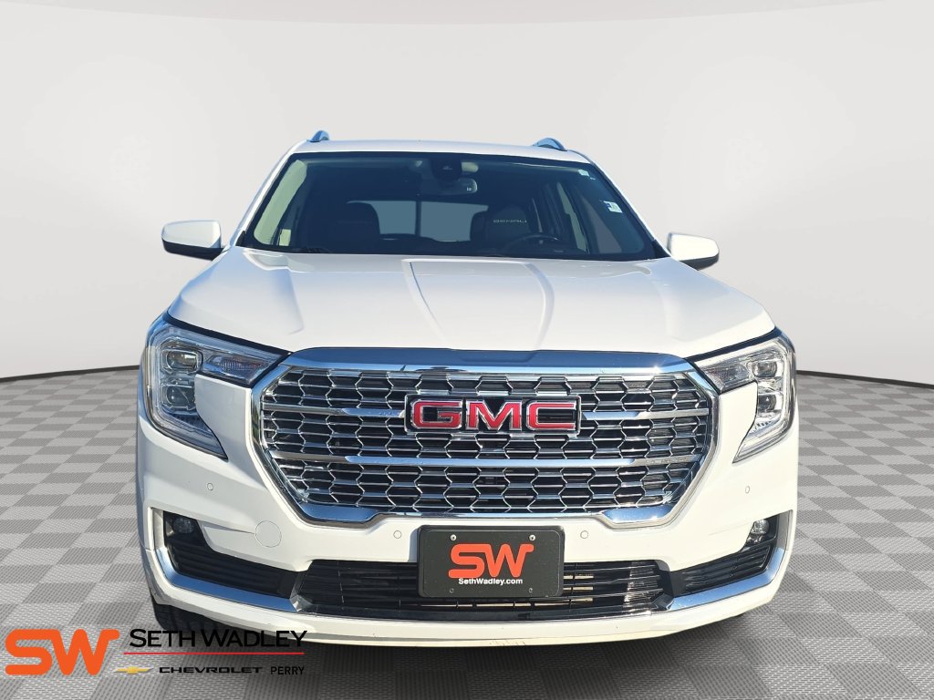 Used 2024 GMC Terrain Denali AWD/4WD image 2